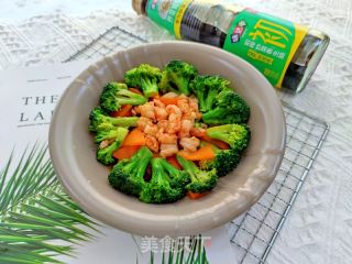 西兰花炒虾仁的做法