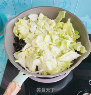 木耳炒包菜的做法步骤：6