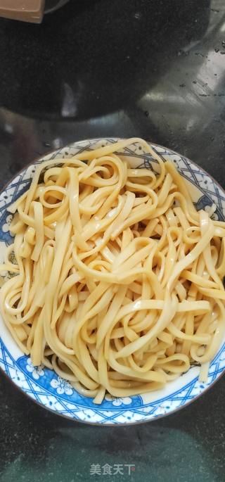 葱油炒扁面的做法步骤：5