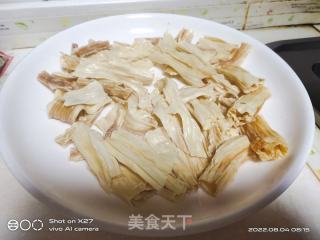 腐竹蒸鸡中翅的做法步骤：3