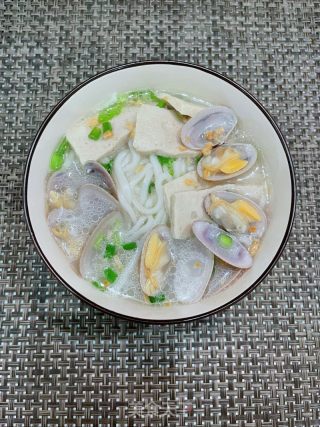 花甲肉饼粿条汤的做法步骤：11