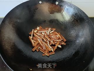 香干炒鸡蛋的做法步骤：4