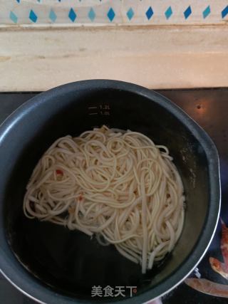 番茄鸡蛋面的做法步骤：3