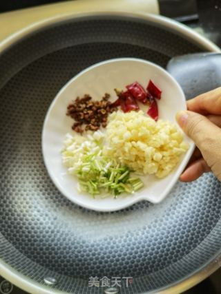 鸭血豆腐煲的做法步骤：4