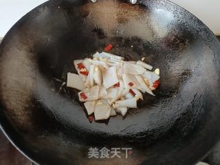 韭菜炒红薯片的做法步骤：4