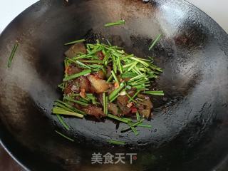 韭菜炒红薯片的做法步骤：6