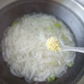 白萝卜虾皮汤的做法步骤：9