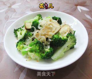 虾皮香干炒西兰花的做法