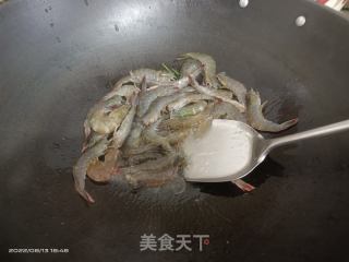 油焖虾的做法步骤：2