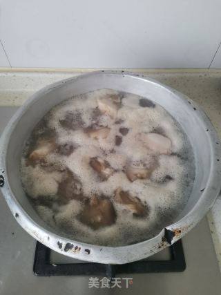 香辣猪蹄儿的做法步骤：2