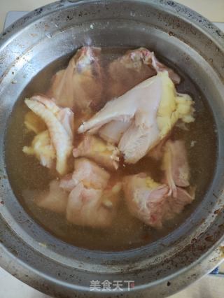 春菜鸡骨汤的做法步骤：1