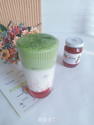 抹茶奶盖草莓牛乳的做法