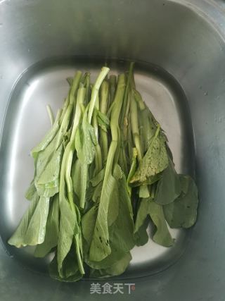 清炒菜心的做法步骤：1