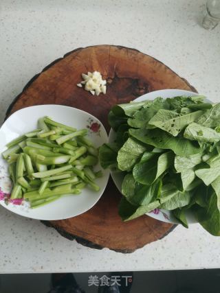 清炒菜心的做法步骤：2