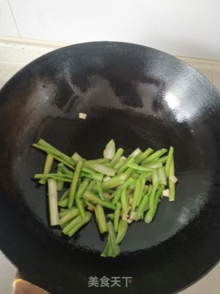 清炒菜心的做法步骤：3