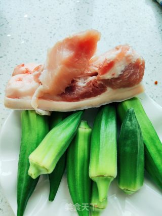 秋葵酿肉的做法步骤：1