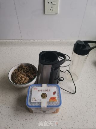 自制绿豆冰沙的做法步骤：1