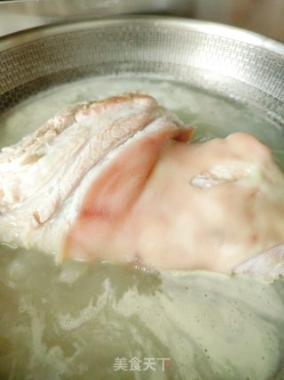 高压锅焖蹄膀的做法步骤：3