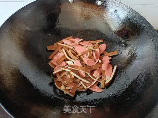 香干炒火腿肠的做法步骤：4
