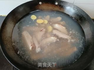 卤鸭翅的做法步骤：2