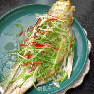 葱油黄花鱼的做法步骤：10