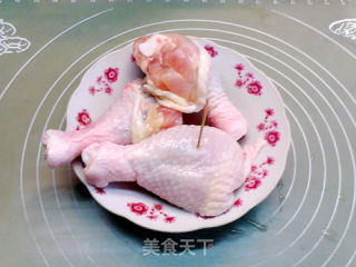 电饭煲版酱鸡腿的做法步骤：2