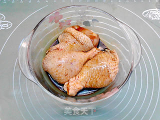 电饭煲版酱鸡腿的做法步骤：4