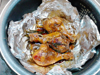 电饭煲版酱鸡腿的做法步骤：9