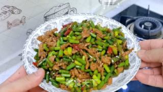 蒜苔小炒肉的做法步骤：12
