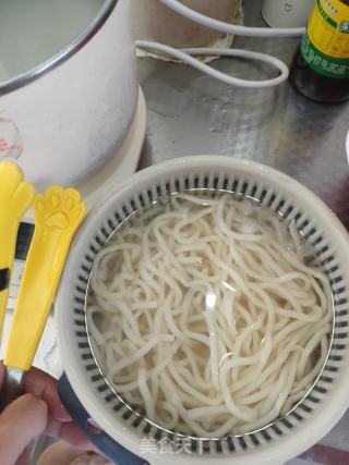 西红柿鸡蛋拌面的做法步骤：10