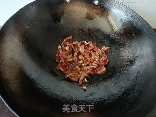 红薯片炒肉的做法步骤：5