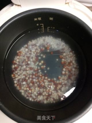 芡实薏米红豆粥的做法步骤：2