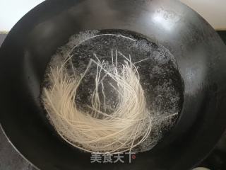 金丝火腿肠的做法步骤：2