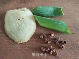 白灼虾的做法步骤：2