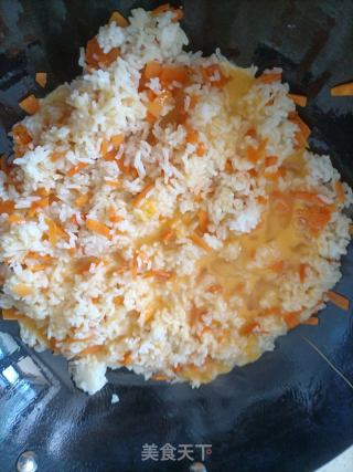 胡萝卜鸡蛋炒饭的做法步骤：5