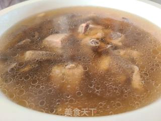 鹿茸菇排骨汤的做法