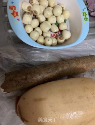 荷花三素的做法步骤：1