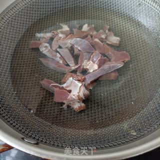 菌菇炖鹿心的做法步骤：1