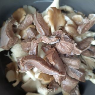 菌菇炖鹿心的做法步骤：7