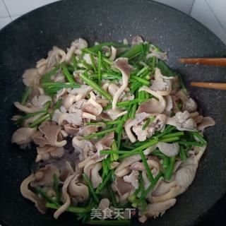 海米韭苔炒秀珍菇的做法步骤：13