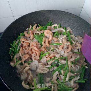 海米韭苔炒秀珍菇的做法步骤：14