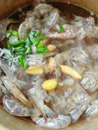 鲜虾面的做法步骤：5