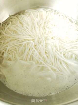 鲜虾面的做法步骤：9