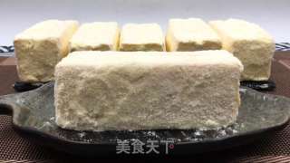 老奶油蛋糕，一口咬下去，满满小时候的味道，让人食指大动。