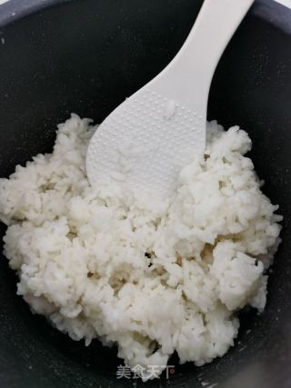 萝卜干蛋炒饭的做法步骤：1
