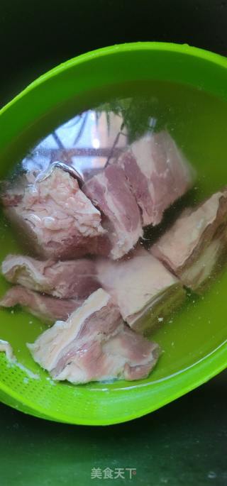 红烧牛肋排骨的做法步骤：1