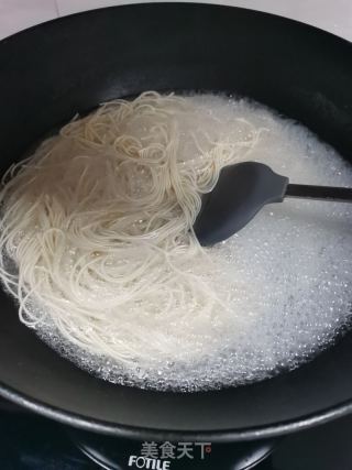 香葱紫苏拌面的做法步骤：3