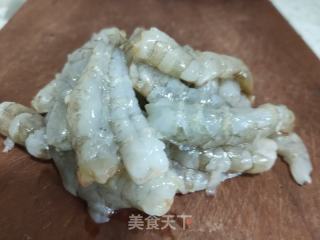 虾仁炒黄瓜的做法步骤：1