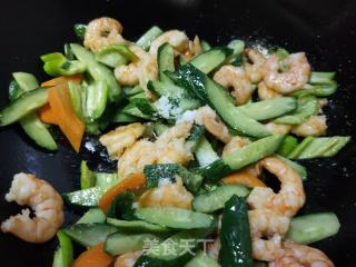 虾仁炒黄瓜的做法步骤：9