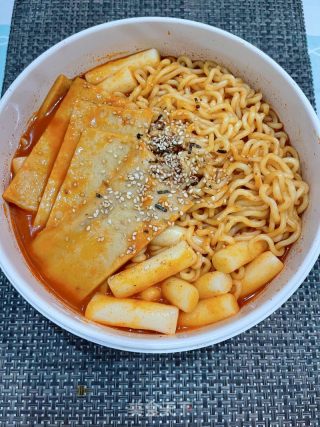年糕鱼饼火鸡面的做法